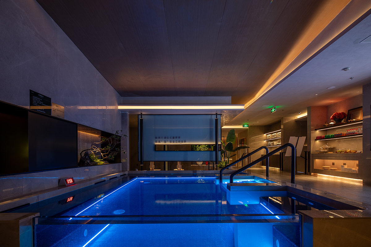 IP68 Rated LED Rope Lights for Pools: Safe & Long-Lasting