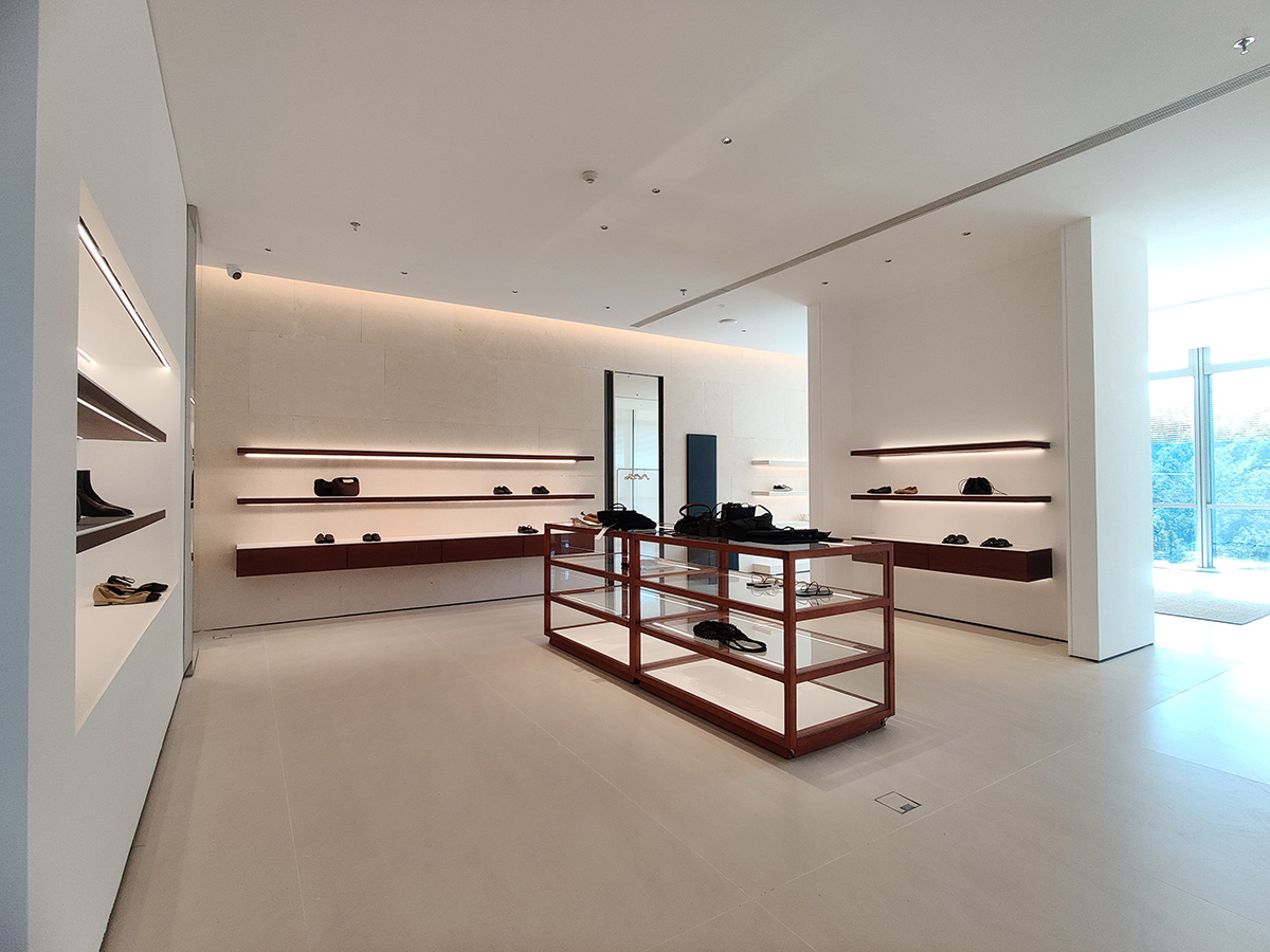 Adjustable LED Recessed Downlights for Retail Display Lighting