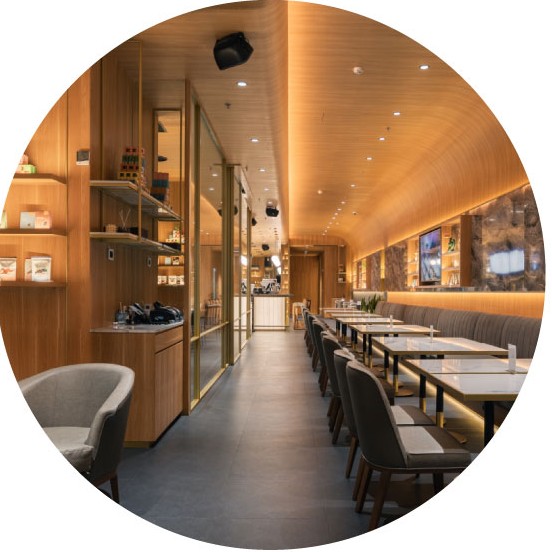 RESTAURANT & BAR